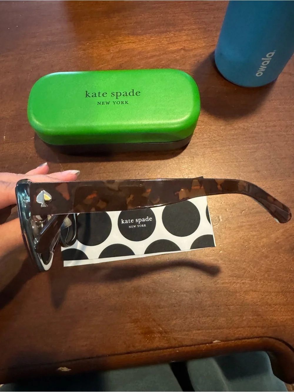 kate spade Yolanda brown tortoiseshell cat-eye sunglasses with green case
